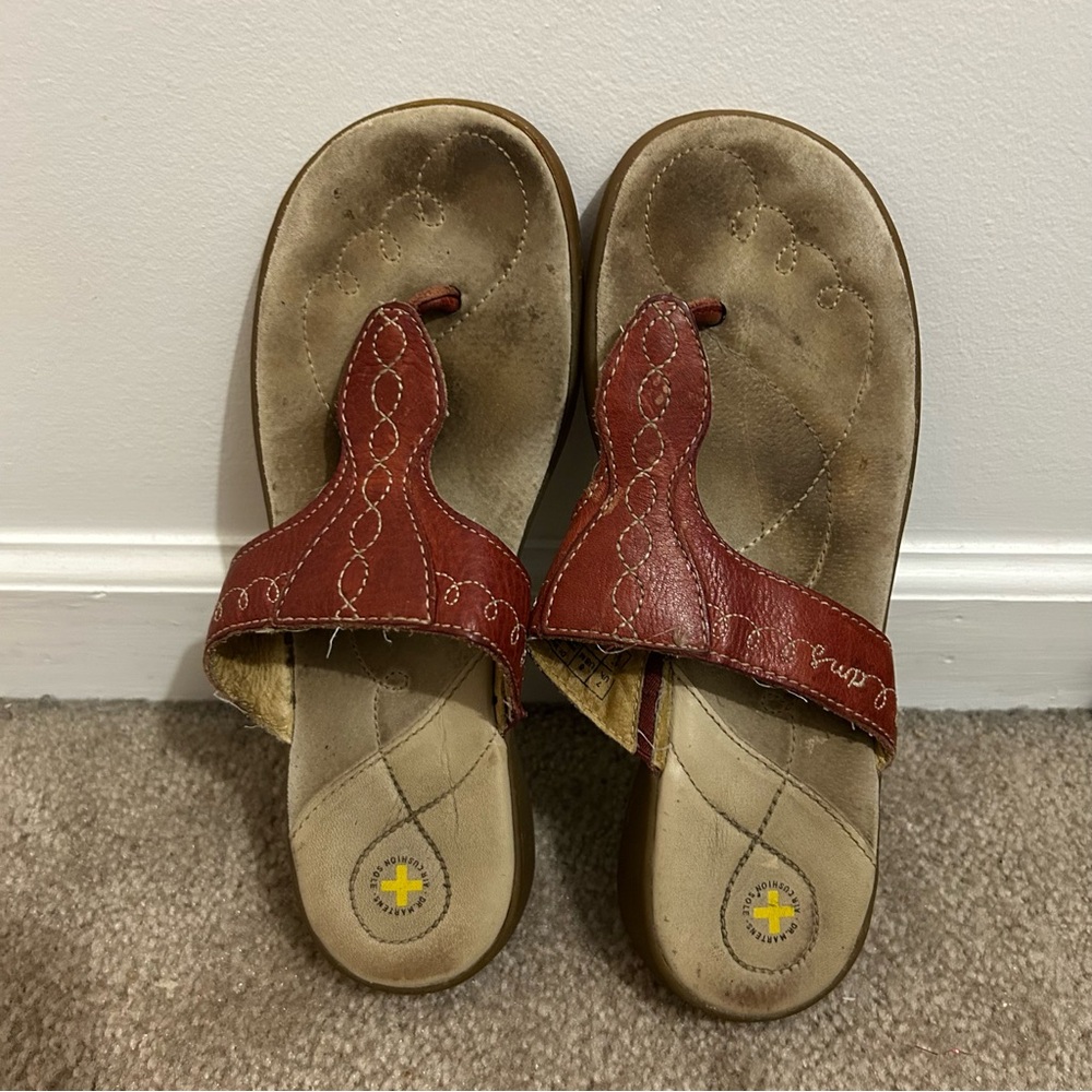 Dr. Martens Red Leather Sandals Slip On Flip Flop Embroidered Logo Size 8M